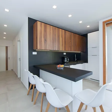 Bikin Apartman Brela