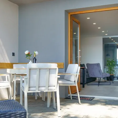 Bikin Apartman Brela